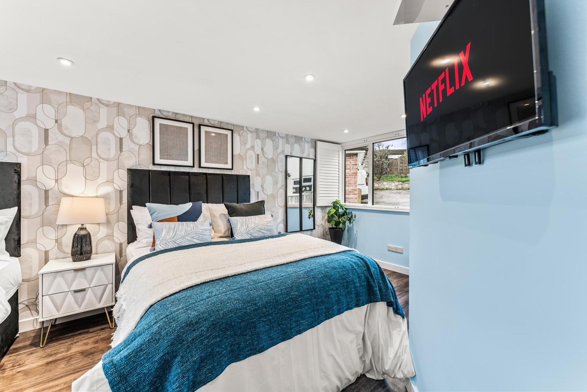 Elegant Retreat In Cheltenham - Garden & Parking Included Exteriér fotografie