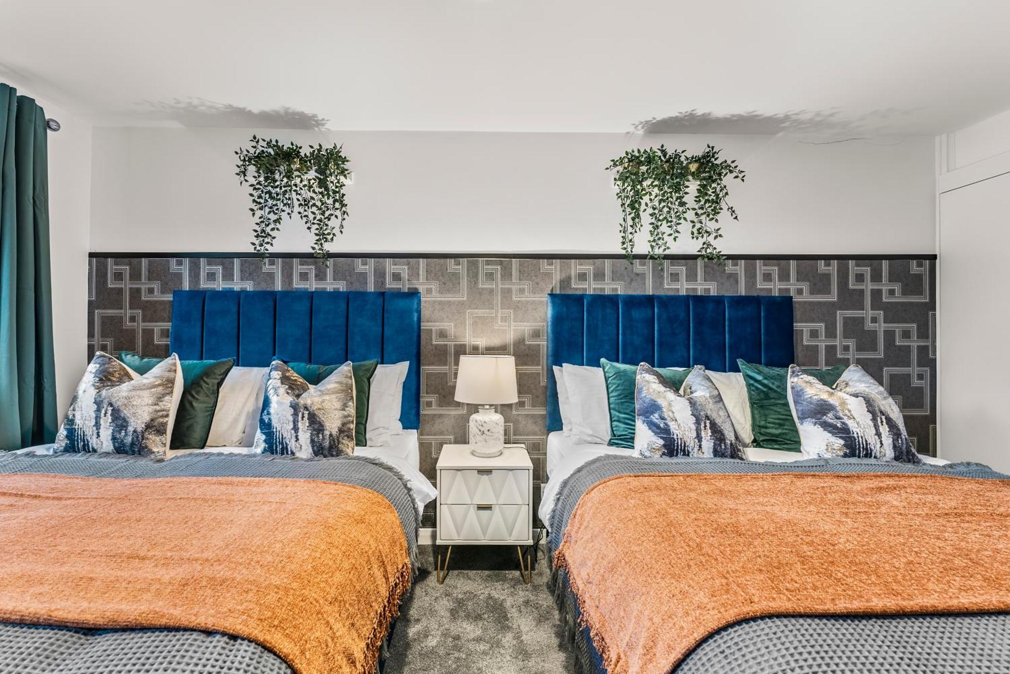 Elegant Retreat In Cheltenham - Garden & Parking Included Exteriér fotografie
