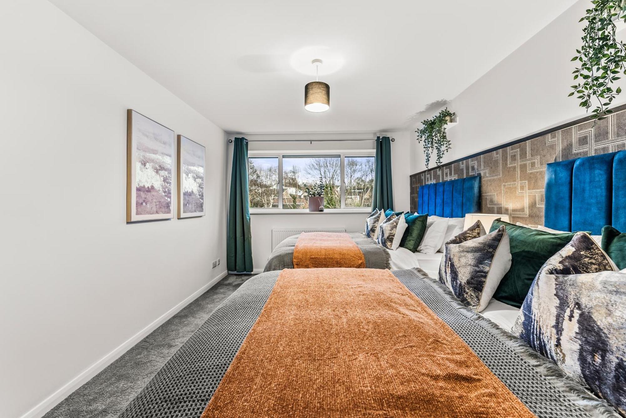 Elegant Retreat In Cheltenham - Garden & Parking Included Exteriér fotografie